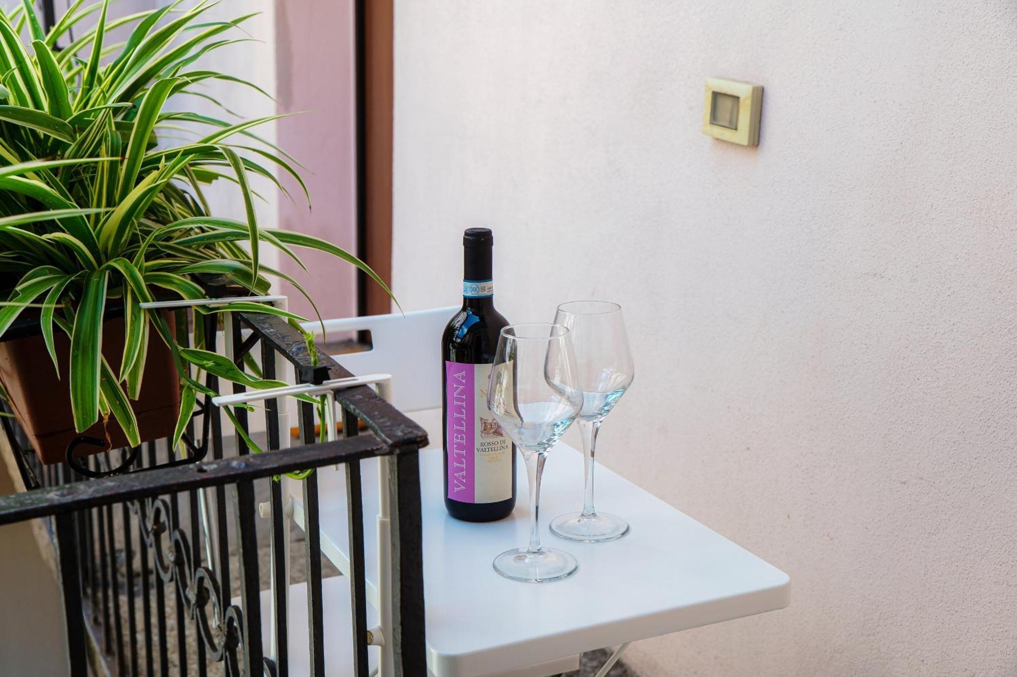 Casa Giulini - The House Of Travelers Apartment Como Bagian luar foto
